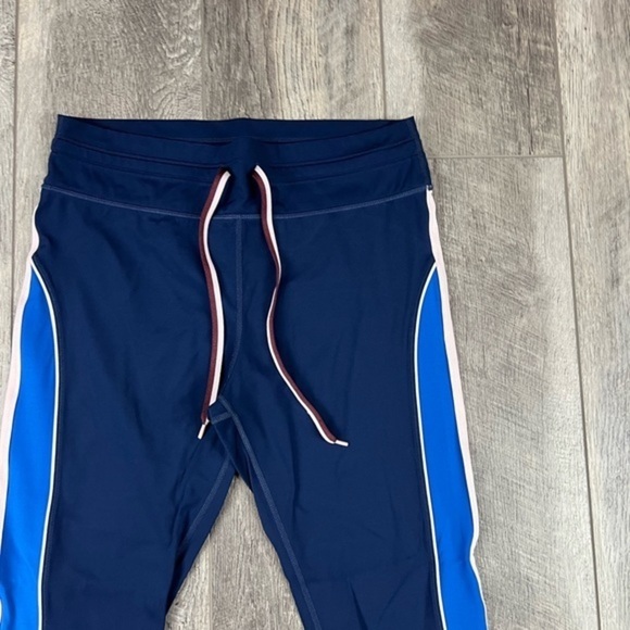 The Upside Navy Leggings - Picture 3 of 8
